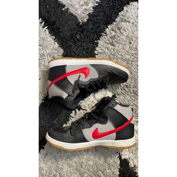 (305050-069) Nike SB Dunk High University Red Medium Grey Size 9 main image 4